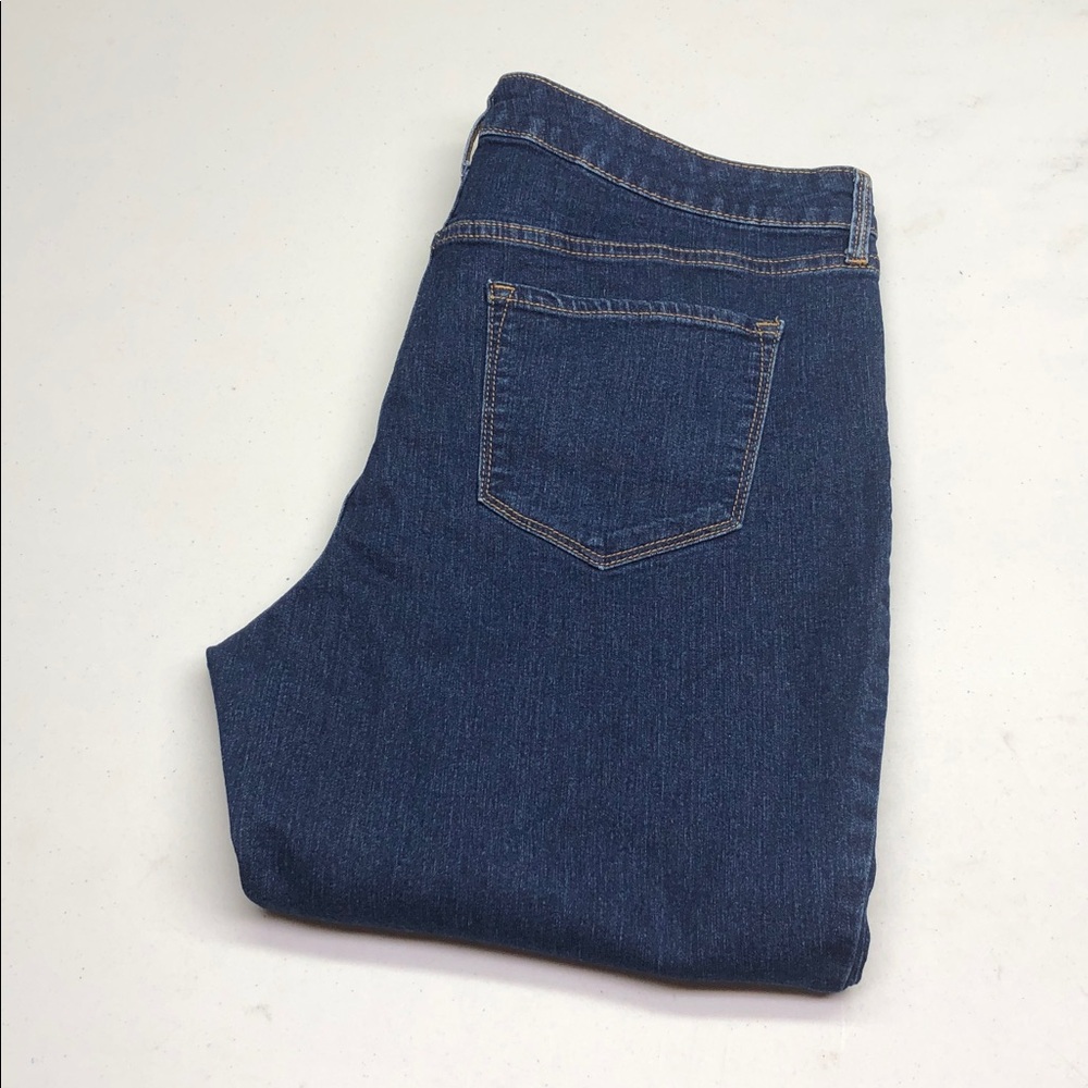 LIKE NEW OLD NAVY SUPER SKINNY MID-RISE JEANS SZ16 L28 ⭐️